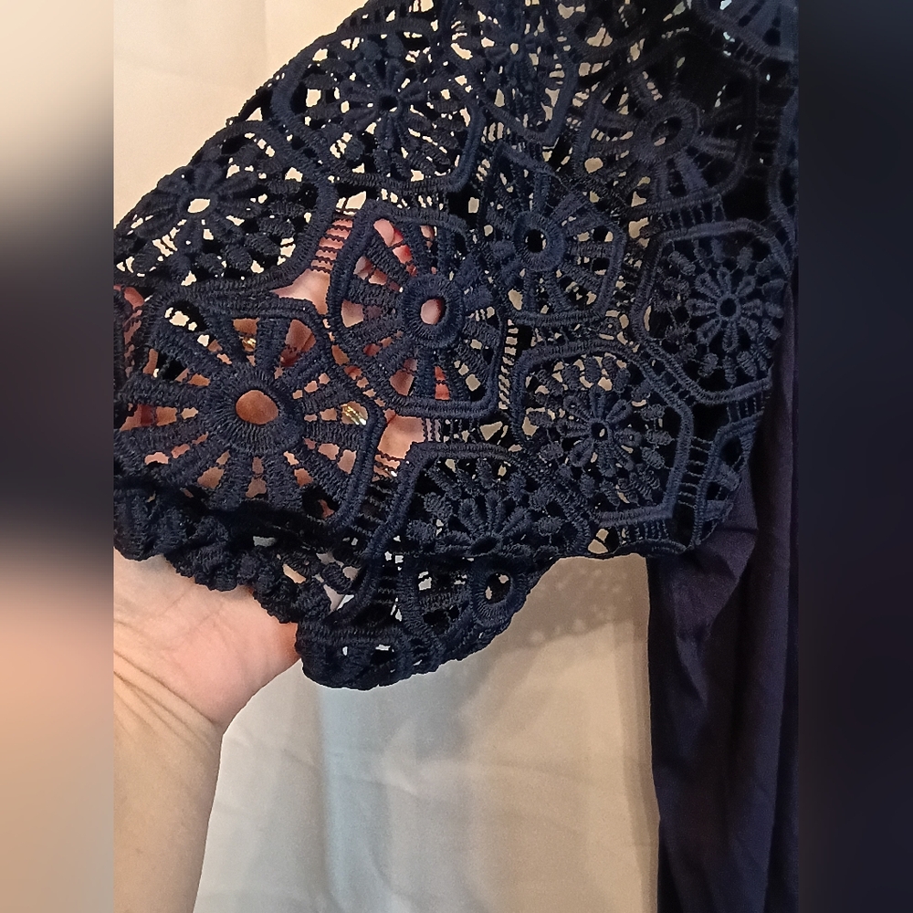Cupio 2x  Navy Blouse with Pretty Puffy Lace Sleeves. NWT. - Picture 3 of 6